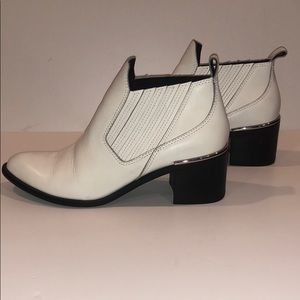 Dolce Vita White leather boots